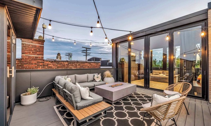 Tremont House | Luxury Rooftop Oasis Tremont: Sauna & Cold Plunge