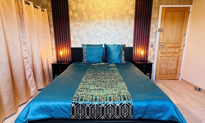 Bezons Bed & Breakfast | LUXURY ROOM NEAR PARIS LA DEFENSE