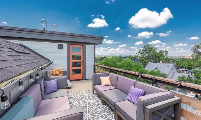 Littleton House | Luxury Rowhome w. Rooftop Mountain Views in Littleton