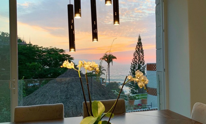 Amapas Condo | Luxury Sayan Indah Beachfront Condo - Best Location/Romantic Zone PV