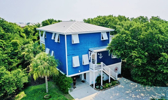 Kure Beach House | Luxury SeaWatch Home w/2 King Suites, 2 Decks, Pool, Tennis, Beach Access & Dog Friendly