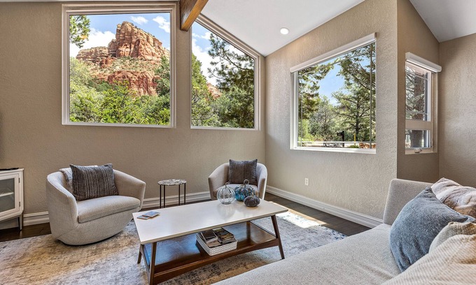 Sedona House | Luxury Sedona zen home, totally remodeled, views, hiking trails & labyrinth!