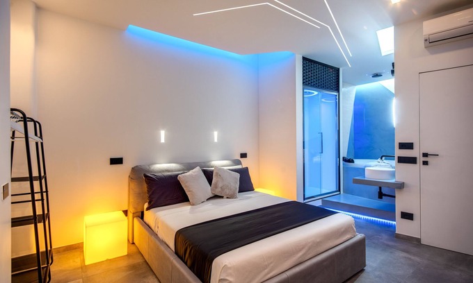 Cinecitta House | LUXURY SPA APARTMENT (private Spa)