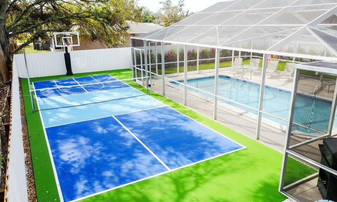 Sarasota House | Luxury Sports Vacation Pool House-Downtown Sarasota-Pickleball/Volley/Basketball