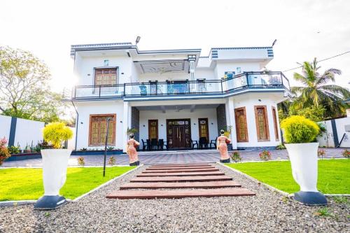 Eravur Pattu House | Luxury Stay Near Pasikuda