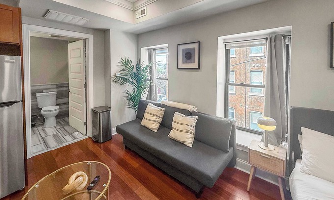 Northern Liberties Apartment | Luxury Studio | 2 Beds | Northern Liberties