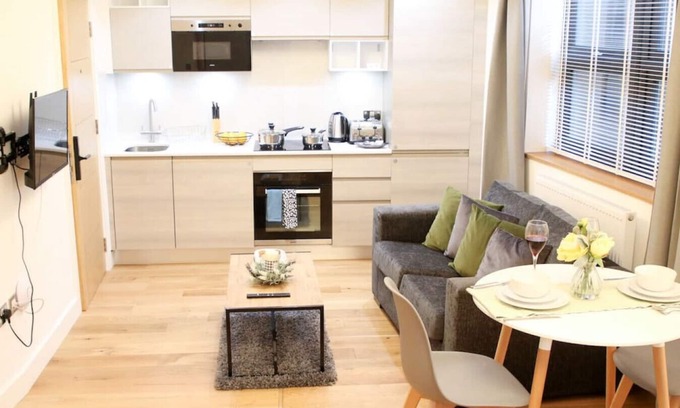Sydenham Apartment | Luxury Studio Apt in Sydenham w/ wheelchair access