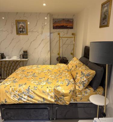 Warwick House | Luxury Studio in Victoria, 7 minutes walk to Victoria Station, Room 1