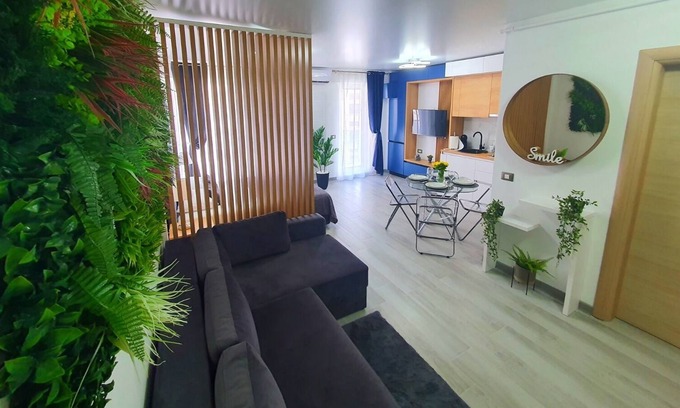 Mamaia-Sat Apartment | Luxury Studio Nord10 Mamaia Nord-100m from the beach!