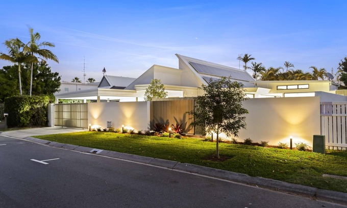 Noosa Heads House | Luxury, Style & Entertainment, Noosa Sound