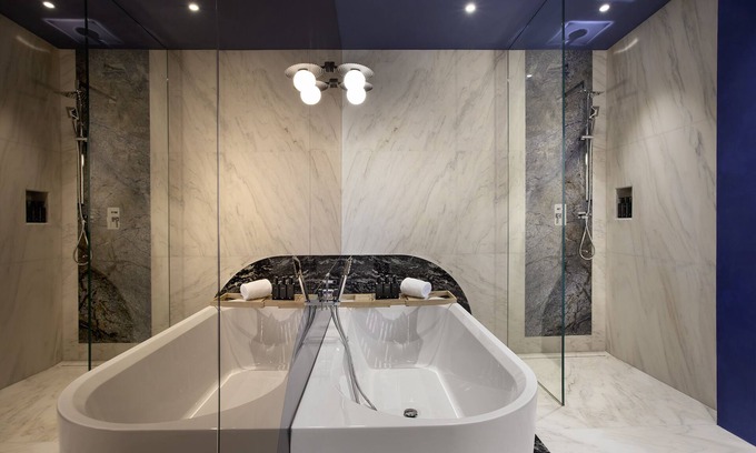 Sector 1 Apartment | Luxury Suite 4 Dare - 1 bedroom, 2 bathrooms