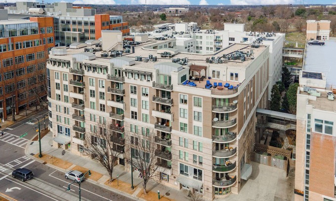 Fourth Ward Condo | Luxury Top-Floor Oasis: 105K+ in Upgrades