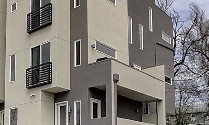 West Colfax House | Luxury Townhome with rooftop deck on park and light rail
