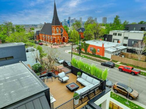 Highland House | Luxury Townhouse in the Heart of LoHi