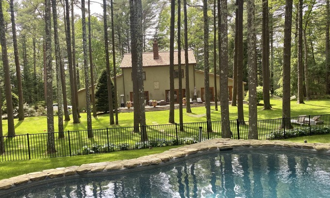 Northwest Harbor House | Luxury Tuscan Villa on Prestigious Bull Path