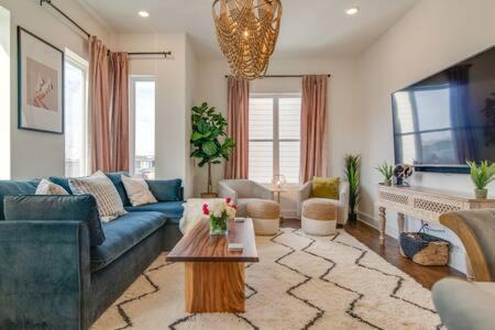Hillsboro West End House | Luxury Twin Homes with Rooftop Decks