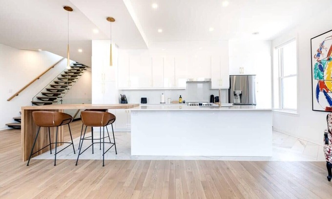 Plateau Mont Royal Apartment | Luxury Two Floor Penthouse, 4 BDR + Rooftop - C
