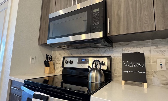 Meridian House | Luxury Unit with Countless Amenities