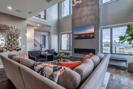 Talbot's Corner House | Luxury Urban Mansion with Rooftop Deck