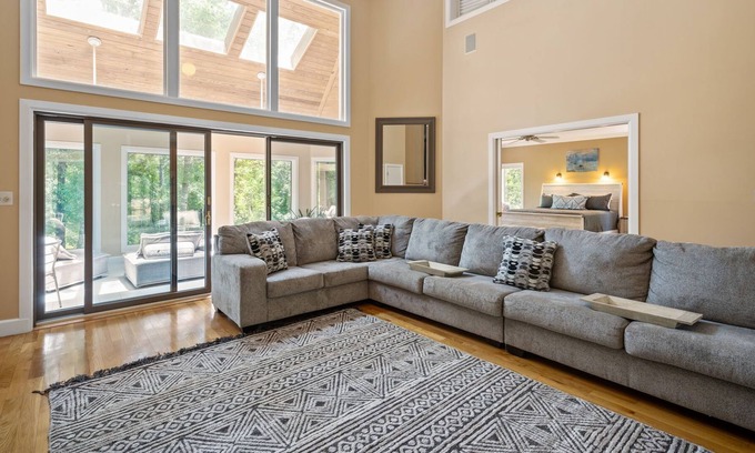 Daphne House | LUXURY Vacay! Secluded, Events Welcome, Waterpark + Golfing Nearby, Wifi, Slp 25