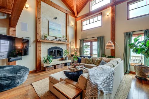Vashon Island House | Luxury Vashon Vacation Rental with Beach Access!