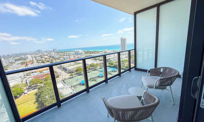 North Beach Condo | Luxury View-Modern 1-BR Condo with Panoramic Ocean Views, Pool & Gym–Miami Beach