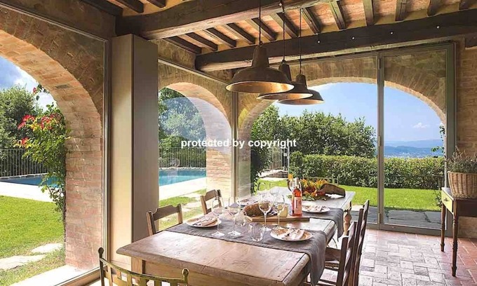 Arezzo Villa | Luxury Villa Among Vineyards