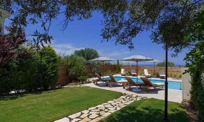 Xiro Chorio Villa | Luxury Villa in Rethymno with Jacuzzi