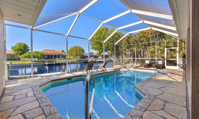 Pelican Villa | Luxury Villa on the Water – Private Heated Pool, Dock & Direct Gulf Access