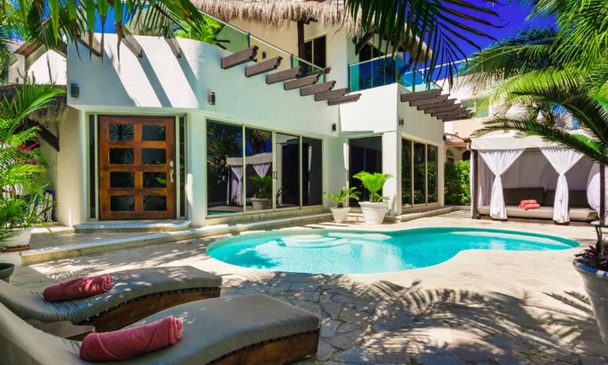 Playacar Fase I Villa | Luxury Villa steps to the beach
