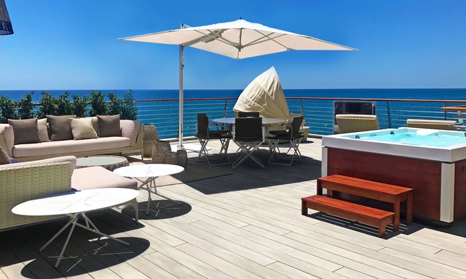 Cabo de las Huertas House | Luxury villa with garage directly by the sea