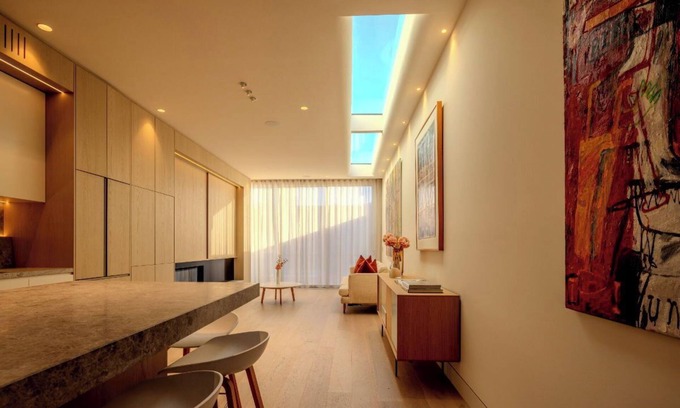 Albert Park House | Luxury Villas Sun Kiss (With Car Parking)