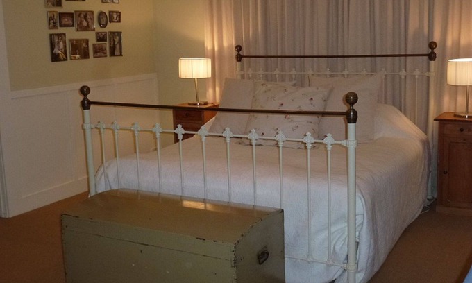 Hamurana Bed & Breakfast | Luxury Vintage Room Excellent Location!