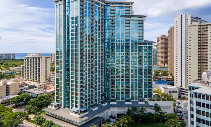 Waikiki Condo | Luxury Waikiki condo - 28th floor! Stunning views, convenient location, parking