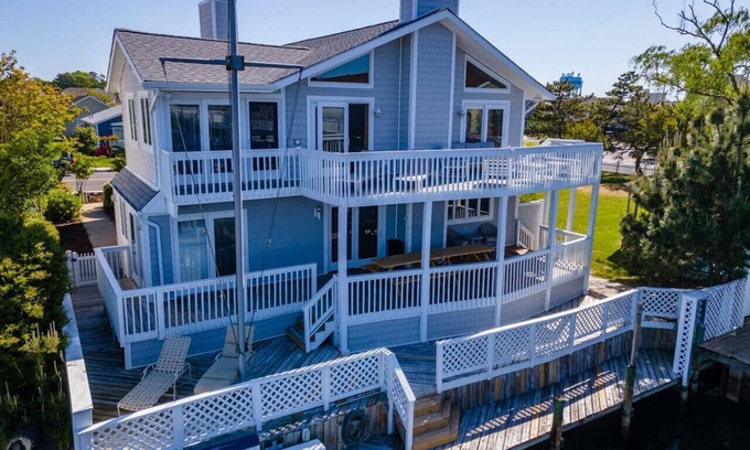 Caine Woods House | Luxury Waterfront Villa, Dock, Game Room