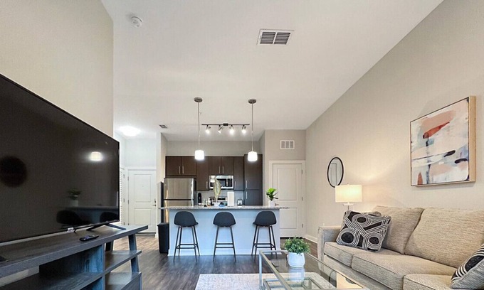 Carver City - Lincoln Gardens Apartment | Luxury Westshore Living, Quiet Courtyard Views