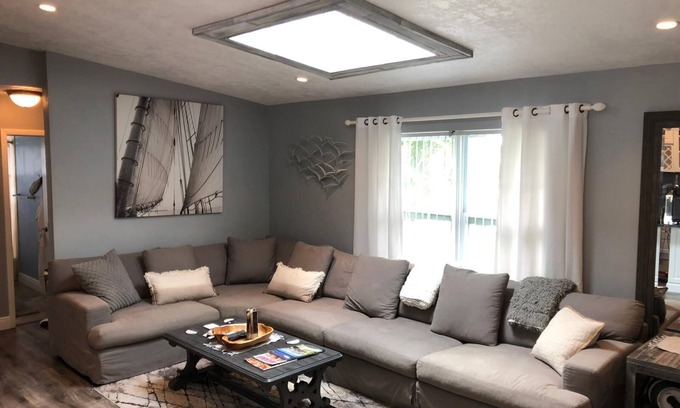Boca Raton House | Luxury Zen 2BD Pool Close to All , Beaches.
