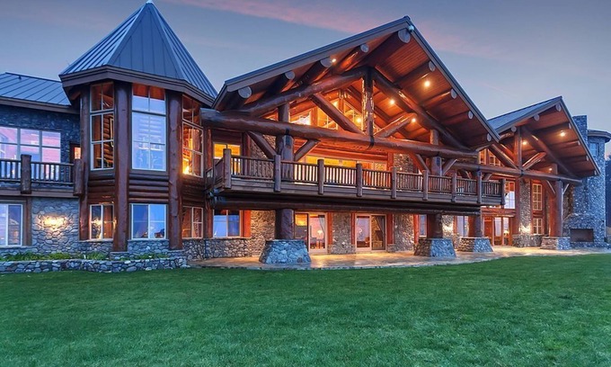 Port Orford House | LX28 Oceanfront Estate on 30 Acres: Great for Weddings!