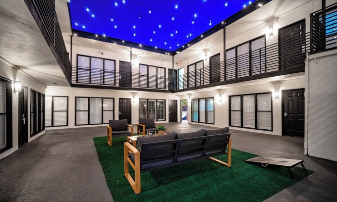 Fairfax District Hotel | LYFE INN & SUITES by AGA - Beverly Hills