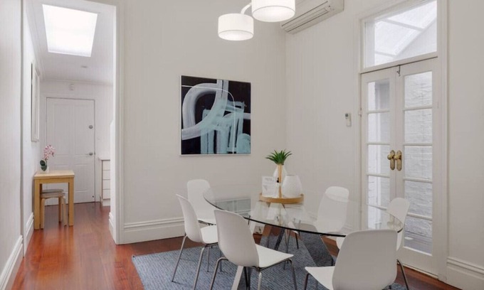 Carlton Apartment | Lygon Street ·Victorian Terrace