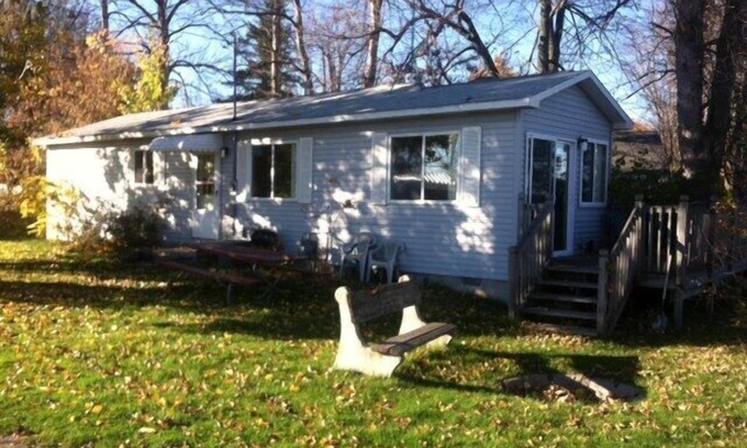 Houghton Lake Cabin | Lyman's Lagoon Hideaway