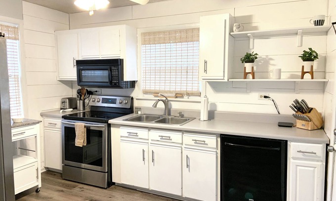 Lynchburg House | Lynchburg Home- 5 minutes to LU