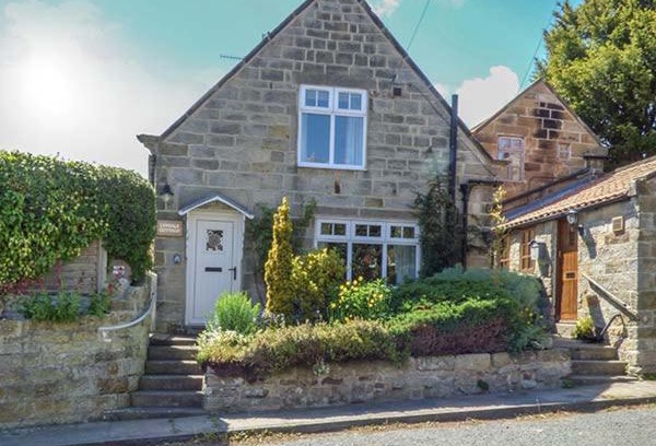 Fylingthorpe House | Lyndale Cottage