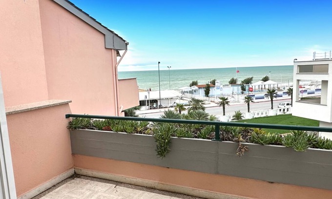 Marcelli Apartment | M079 - Marcelli, seafront three-room apartment in a residence with swimming pool