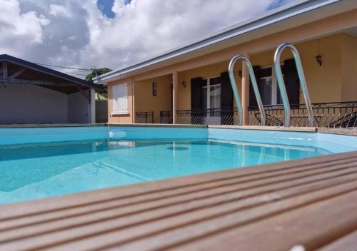 Capesterre-Belle-Eau Apartment | Maïlly - Charmante villa T5 avec piscine - Empire House