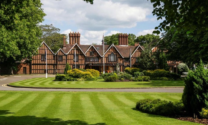 Stratford-upon-Avon Hotel | Macdonald Alveston Manor Hotel & Spa