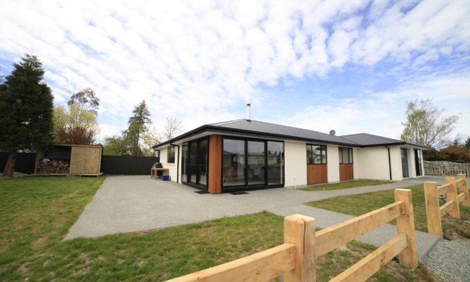 Twizel House | Mackenzie Magic