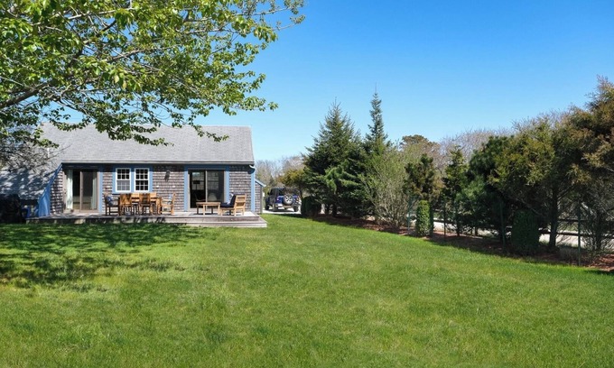 Madaket Cottage | Madaket 3B/2BA Cottage - Steps to WAVE, Millie's and Madaket Beach!