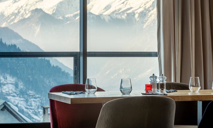 Vaujany Hotel | Madame Vacances Hôtel les Cimes