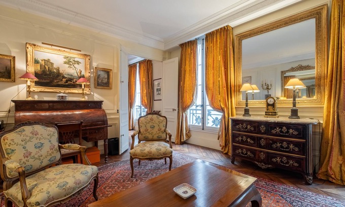 Madeleine Apartment | Madeleine Royale, by Veeve